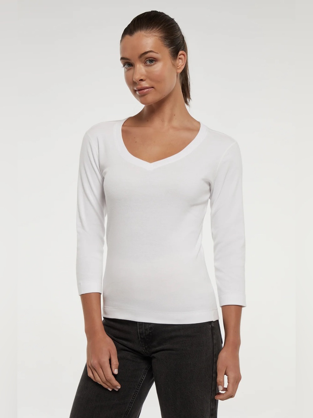 NWOT- Three Dots vneck 3/4 sleeve shirt, white, size XL
